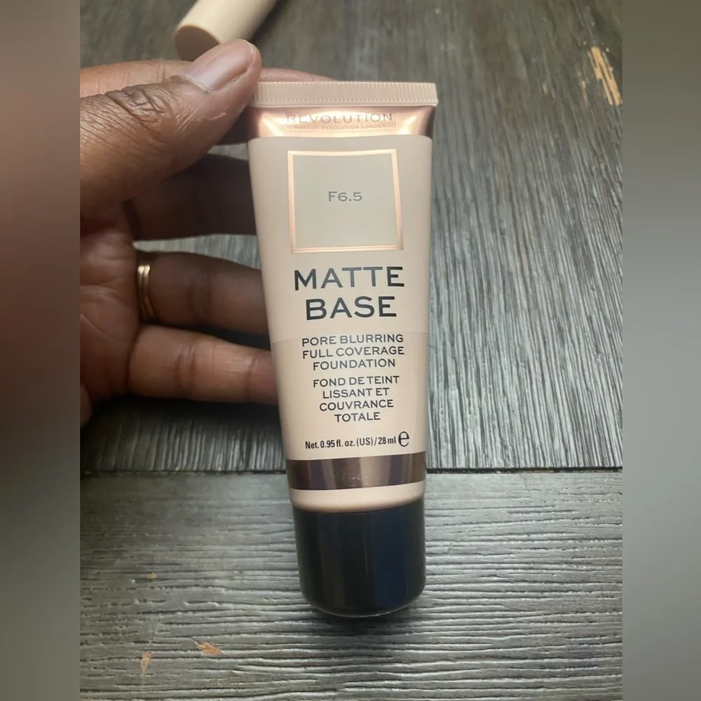 Revolution Matte Base Foundation F6.5 Soft Matte Powder Finish